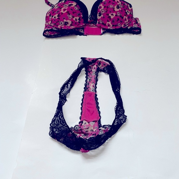 Sexy Bra & Thong Panty set. Pretty Multicolors. Bra Sz. 34B, Panties Sz. XS. - Picture 4 of 7